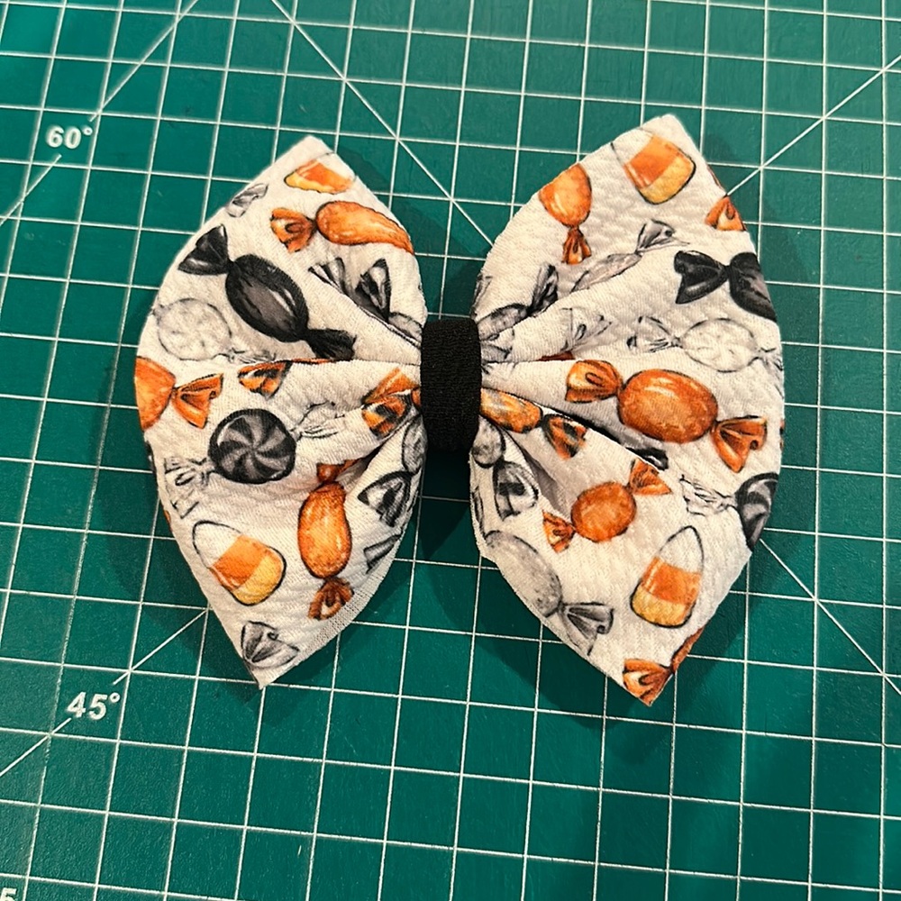 Halloween candy bow